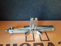 Домкрат Nissan Bassara, Dualis, Presage, R'nessa, X-Trail, Qashqai в Бийске Домкрат Nissan Bassara,Dualis,Presage,R'nessa,X-Trail,Qashqai