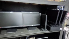Lenovo. 19" ����