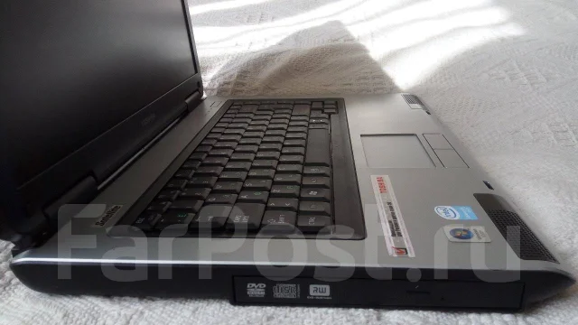 Toshiba Satellite L40. 15.4", 1,9����, ��� 2048 ��, ���� 256���, WiFi: 1, Bluetooth: 1, ����������� �� 5��. ����
