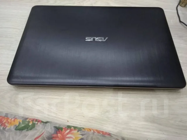 Asus VivoBook. ��� 4 ��, WiFi: 1, Bluetooth: 1 ����
