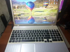 Sony VAIO VPC-EH2E1R. 15.5", 2,1����, ��� 4 ��, ���� 320���, WiFi: 1, Bluetooth: 1, ����������� �� 1��. ����
