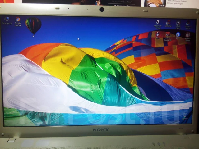 Sony VAIO VPC-EH2E1R. 15.5", 2,1����, ��� 4 ��, ���� 320���, WiFi: 1, Bluetooth: 1, ����������� �� 1��. ����