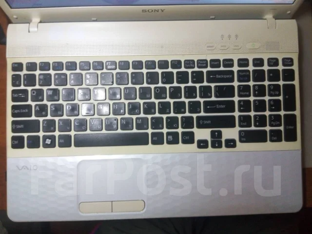 Sony VAIO VPC-EH2E1R. 15.5", 2,1����, ��� 4 ��, ���� 320���, WiFi: 1, Bluetooth: 1, ����������� �� 1��. ����