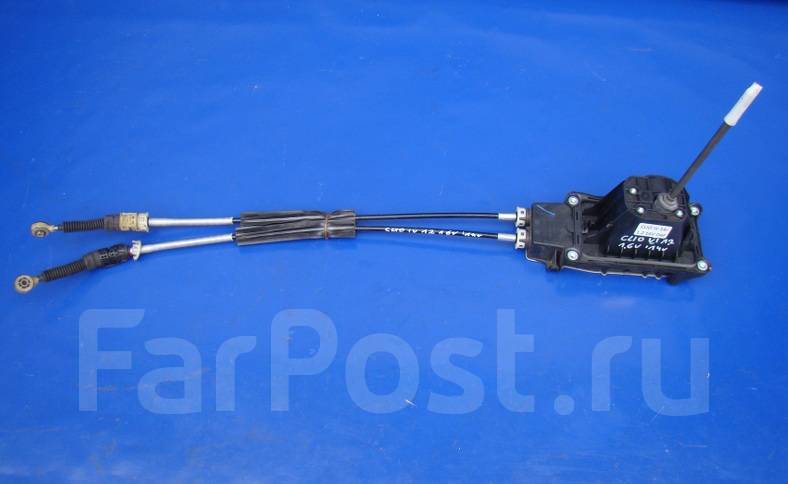 Дастер 2013 троса кпп. Тросики кпп рено дастер. Renault duster 2012 трос переключения акпп. Троса переключения передач дастер. Троса переключения передач дастер.