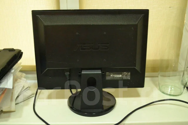 Asus. 19" ����