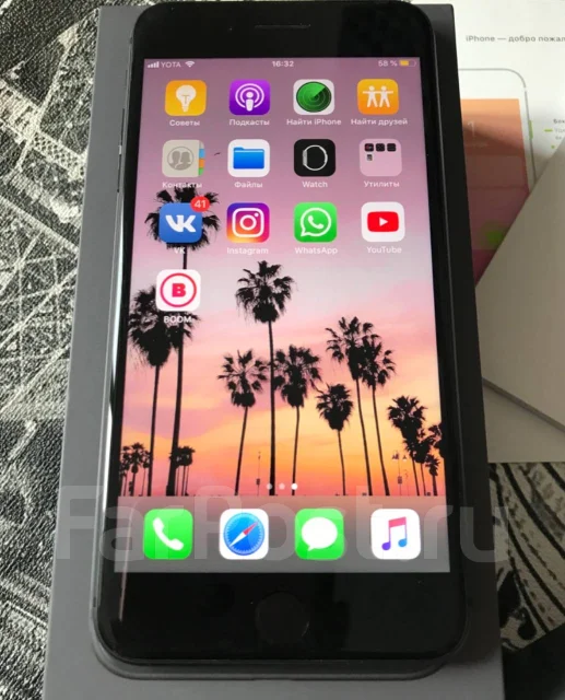Apple iPhone 8 Plus. �/�, ������, 3G, 4G LTE, Dual-SIM, ����������, ���������, NFC ����