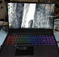 Hasee. 15.6", 2,6����, ��� 16 ��, ���� 256���, WiFi: 1, Bluetooth: 1, ����������� �� 4��. ����