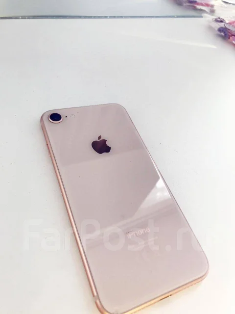 Apple iPhone 8. �/�, �������, 4G LTE ����