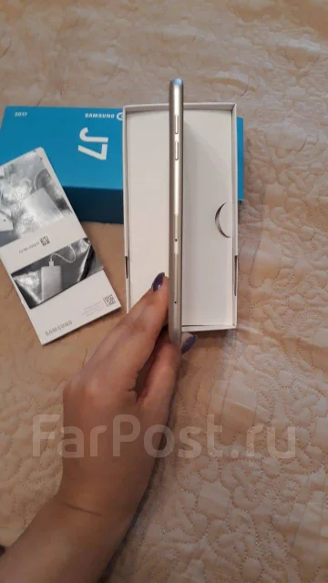 Samsung Galaxy J7 2017. �/�, �������, 3G, 4G LTE ����