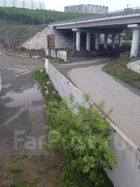 Стоянка для автомобилей рядом