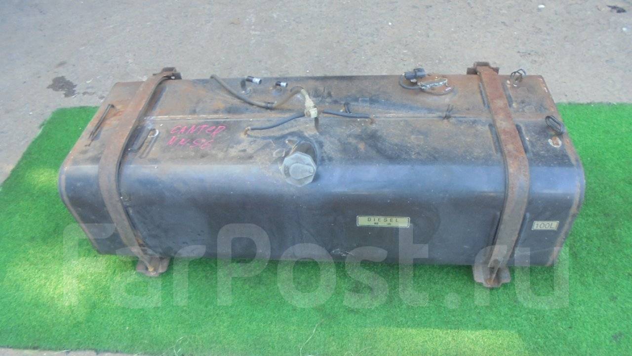 Топливный бак митсубиси фусо кантер 200 литров. Топливная система fuso canter fe85dj. Топливный бак фусо кантер. Топливный бак mitsubishi fuso canter. Крышка бака митсубиси фусо файтер.