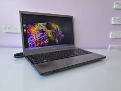 Samsung. 15", 1,8����, ��� 8 ��, ���� 650���, WiFi: 1, Bluetooth: 1, ����������� �� 4��. ��� ����� �� ������� ����