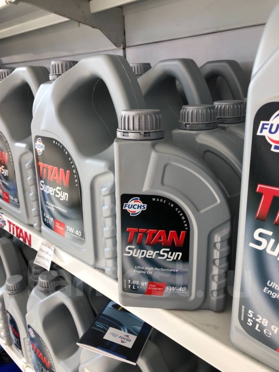 Fuchs titan supersyn. Fuchs Titan SUPERSYN 5w40. Titan масло моторное SUPERSYN 5w40. Фуч Титан суперсин масло 5w40. Моторное масло Fuchs 5w40.