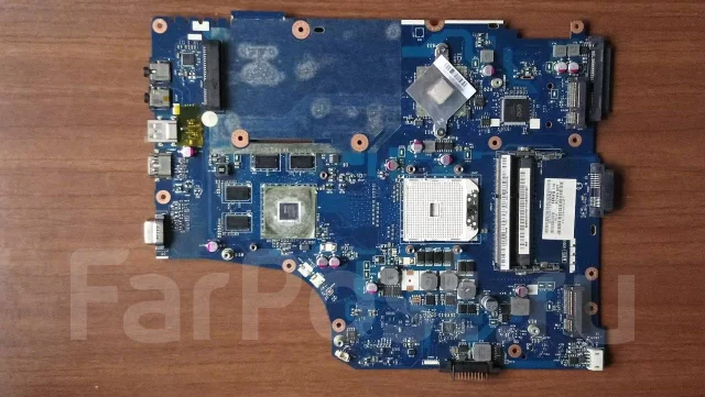 Acer Aspire 7560G. 17.3", 2����, ��� 4 ��, ���� 750���, WiFi: 1, Bluetooth: 1, ����������� �� 1��. ����