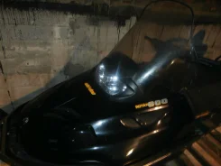 BRP Ski-Doo Skandic SUV ����