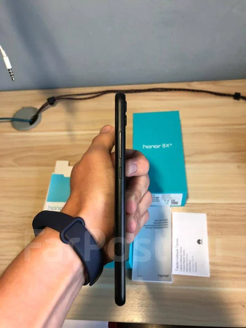 Honor 8X. �/�, ������, 3G, 4G LTE, Dual-SIM, NFC ����