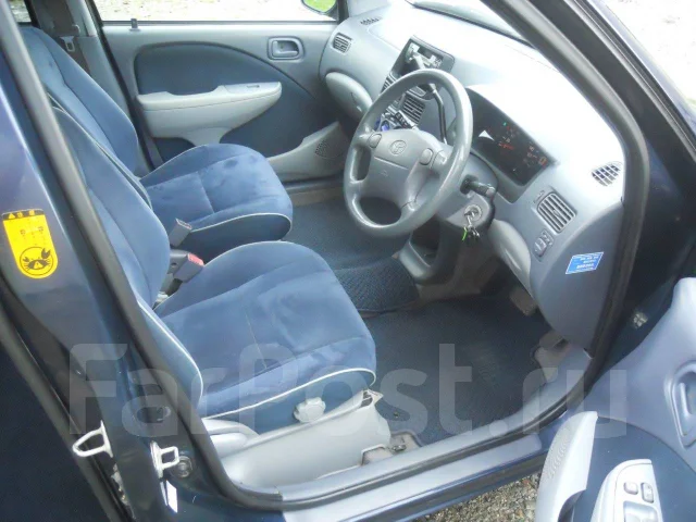 Toyota Raum. �������, ��������, 1.5 (94��.�.), ������, 158����. �� ����