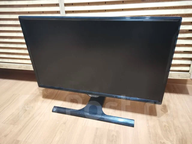Samsung. 23.6" ����