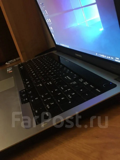 Samsung RV510. 15.6", 2,9����, ��� 3072 ��, ���� 500���, WiFi: 1, Bluetooth: 1, ����������� �� 1��. ����