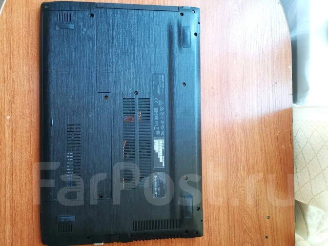 Acer TravelMate. 15.6", 2 300����, ��� 16 ��, ���� 1 024���, WiFi: 1, Bluetooth: 1, ����������� �� 8��. ����