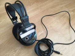 Pioneer SE-M390 ����