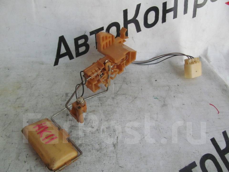 Указатель топлива ниссан ад 10 кузов. Ниссан марч датчик уровня топлива. Датчик топлива nissan tiida 2009. Датчик топлива ниссан блюберд u12. Nissan primera 2006 года датчик уровня топлива.