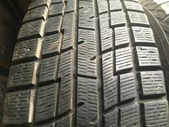 Yokohama Ice Guard IG30, 215/60 R16 в Петропавловске-Камчатском Yokohama Ice Guard IG30. Зимние, без шипов, 2012 год, 30 %
