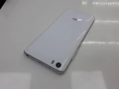 Xiaomi Mi5. �/�, 64 ��, �����, 3G, 4G LTE, Dual-SIM, NFC ����