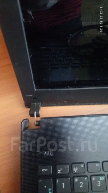 Asus X501A. 15.6", 2,3����, ��� 2048 ��, ���� 320���, WiFi: 1, Bluetooth: 1 ����