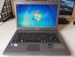 Samsung R430. 14", 2,3����, ��� 4 ��, ���� 250���, WiFi: 1, Bluetooth: 1, ����������� �� 3��. ����