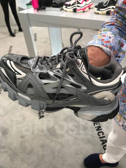 Grey balenciaga track sales 2