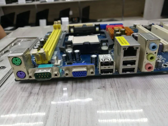 GeForce 7025 ����