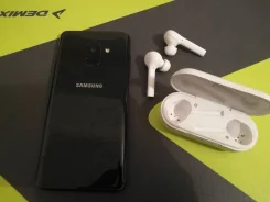 Samsung Galaxy A8 2018. �/�, 32 ��, ������, 3G, 4G LTE, Dual-SIM, ����������, ���������, NFC ����