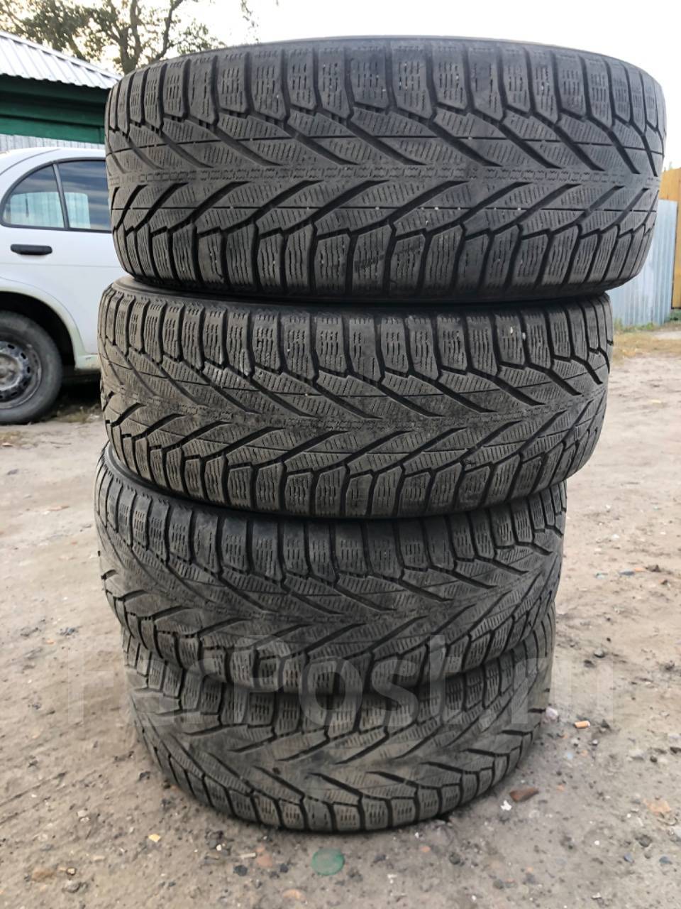 Nokian hakkapeliitta 235 55 r18