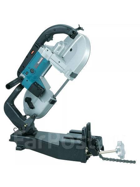 Makita 2107FK . 39 400