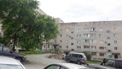 2-комнатная, улица Пугачева 1а в Находке 2-комнатная, улица Пугачева 1а. Пентагон, агентство, 46,0 кв. м. Дом снаружи