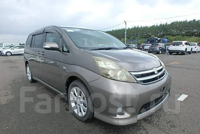Toyota Isis ����