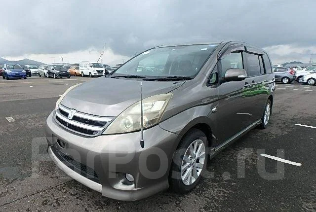 Toyota Isis ����