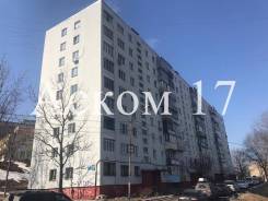 2-комнатная, улица Баляева 48 во Владивостоке 2-комнатная, улица Баляева 48. Баляева, агентство, 47,0 кв. м. Дом снаружи