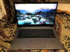 Xiaomi Mi Notebook Air 13.3. 13.3", ��� 8 ��, ���� 256���, WiFi: 1, Bluetooth: 1 ����