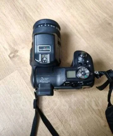 Sony Cyber-shot DSC-F828 ����
