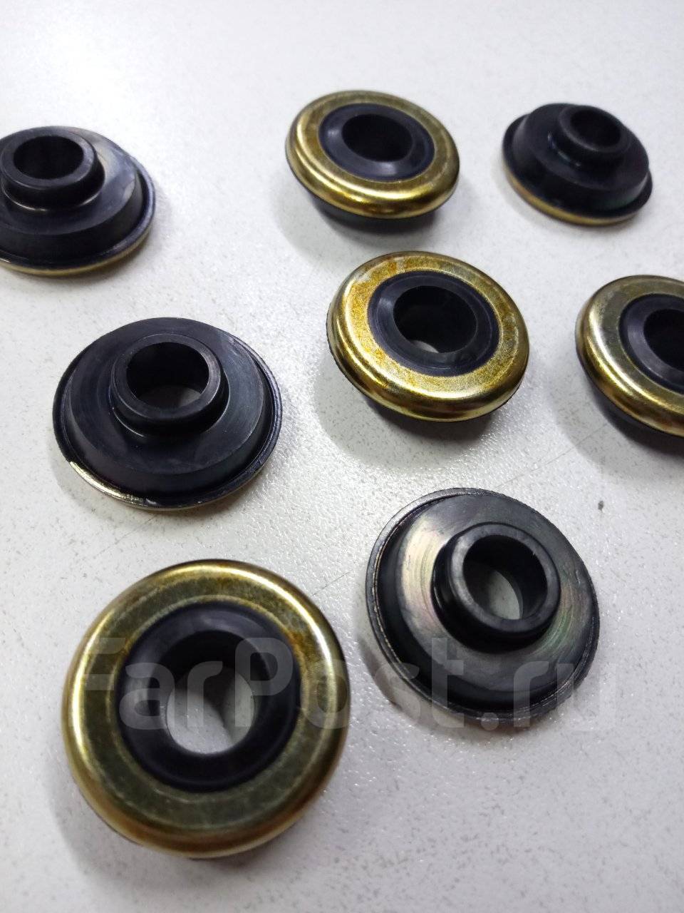 8. Резинки болтов клапанной крышки лачетти. 9021006013 toyota шайба клапанной крышки. Сальники болтов клапанной крышки. Болты клапанной крышки двигателя с6.