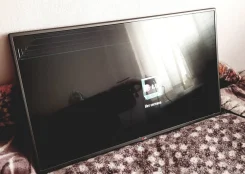LG 42LB561V. LED ����