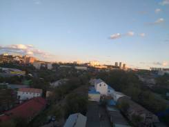 2-комнатная, улица Нестерова 12 во Владивостоке 2-комнатная, улица Нестерова 12. Борисенко, агентство, 43,0 кв. м. Вид из окна днём