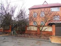 Коттедж 340.7 м. на участке 10 сот. в Краснодаре Коттедж 340.7 м. на участке 10 сот. Улица Дёмина 22, р-н микрорайон имени Н.И. Вавилова, площадь дома 340,7 кв. м., централизованный водопровод, элект...
