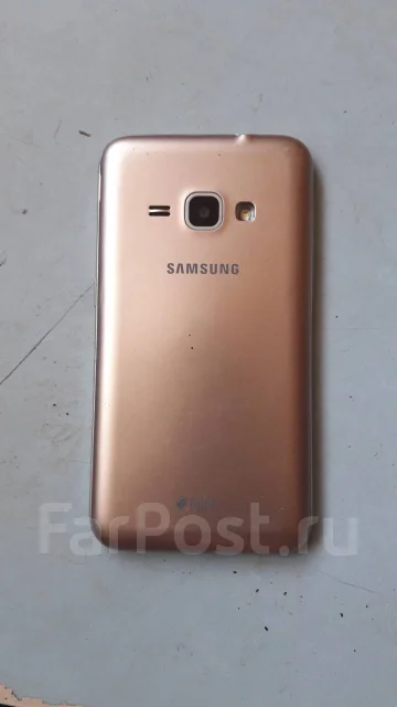 Samsung Galaxy J1 2016. �/�, �����������, 3G, 4G LTE, Dual-SIM ����