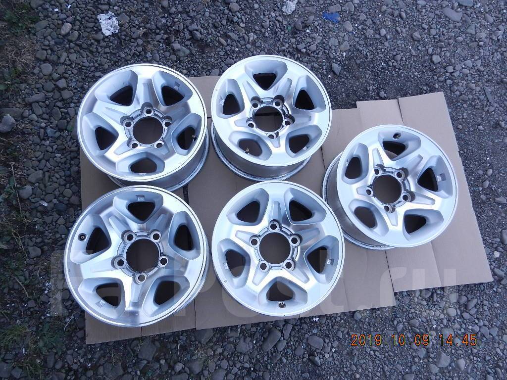 Диски сузуки эскудо r16. Диск на ленд крузер 105. Диски на крузер 80. Колеса на крузак 105. Диск на ленд крузер 105.