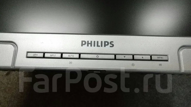 Philips. 17" ����