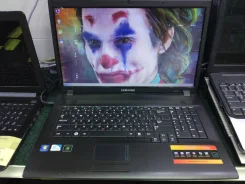 Samsung R719. 17.3", ��� 3072 ��, ���� 250���, WiFi: 1 ����