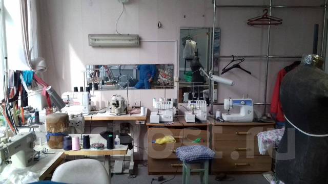 Рабочее место закройщика в ателье во Владивостоке